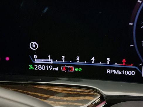 Used 2022 Cadillac Escalade Premium Luxury image 12