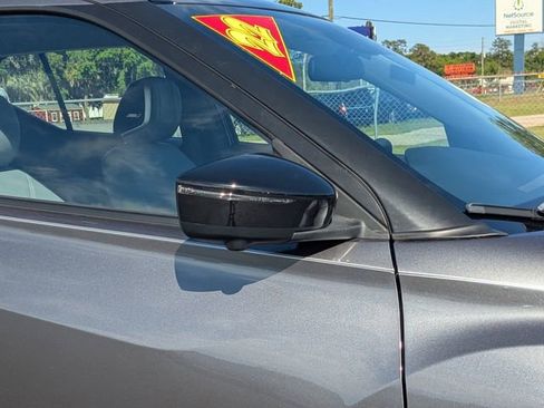 Used 2022 Nissan Kicks SR w/ Premium Package image 11