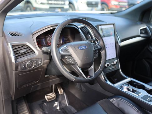 Certified 2022 Ford Edge ST image 17