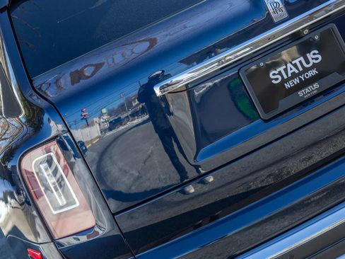 Used 2019 Rolls-Royce Cullinan Sport Utility 4D image 35