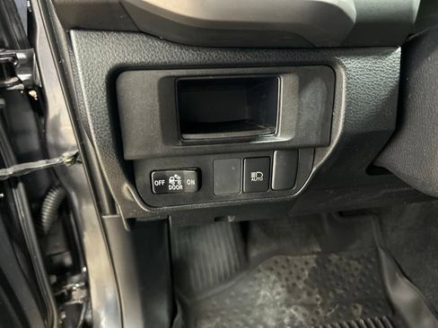 Used 2019 Toyota Tacoma SR5 AWD/4WD image 12