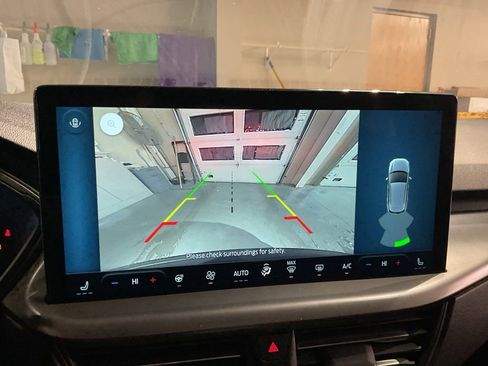 New 2026 Ford Escape SE w/ Class II Trailer Tow Package image 16