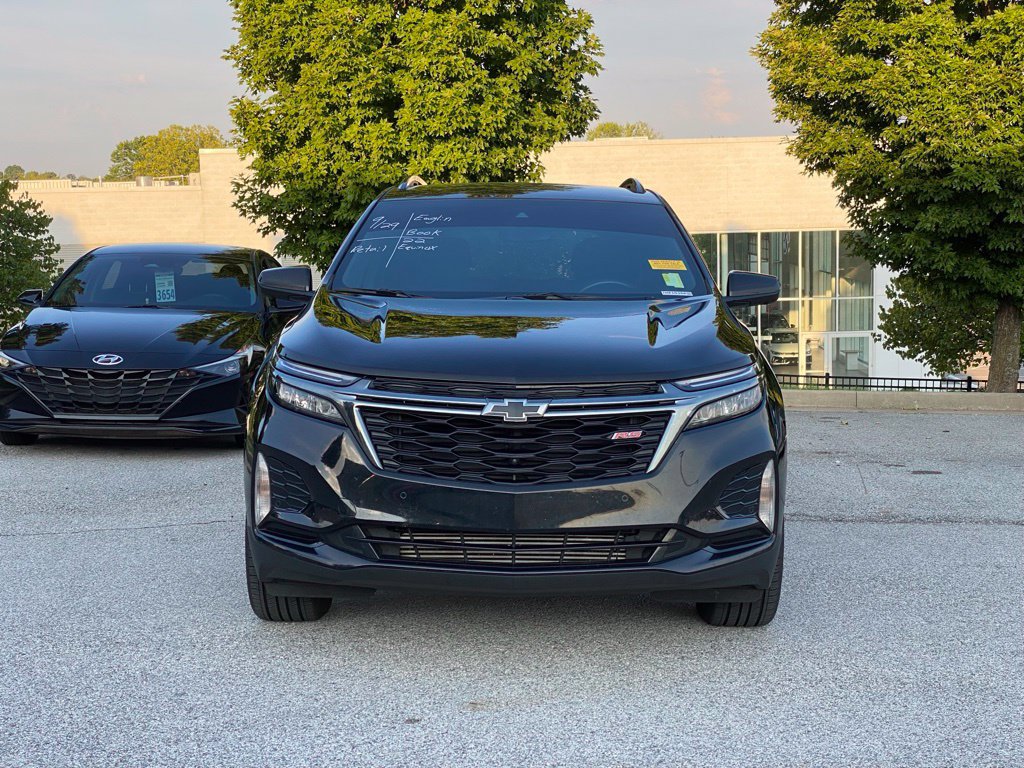 Used 2022 Chevrolet Equinox RS w/ RS Leather Package AWD/4WD image 2
