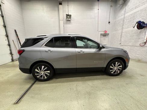 Used 2024 Chevrolet Equinox Premier AWD/4WD image 3