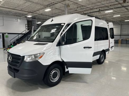 Used 2024 Mercedes-Benz Sprinter 2500 image 25