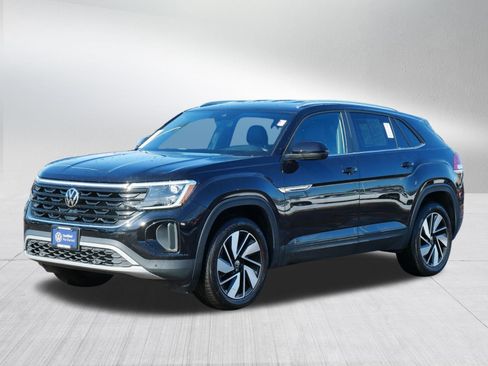 Certified 2025 Volkswagen Atlas Cross Sport SE w/ Black Wheel Package image 3