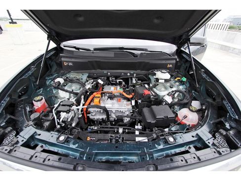 Certified 2026 Cadillac Vistiq Luxury image 33