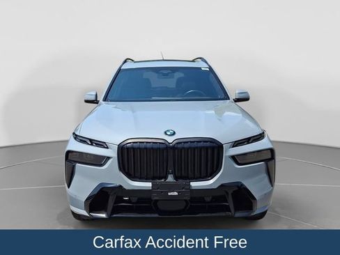 Used 2024 BMW X7 xDrive40i w/ M Sport Package AWD/4WD image 3