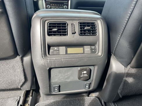 Used 2014 Nissan Pathfinder Platinum AWD/4WD image 14