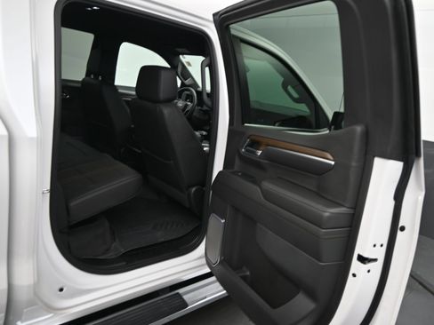 Used 2024 Chevrolet Silverado 1500 High Country w/ Z71 Off-Road Package AWD/4WD image 12