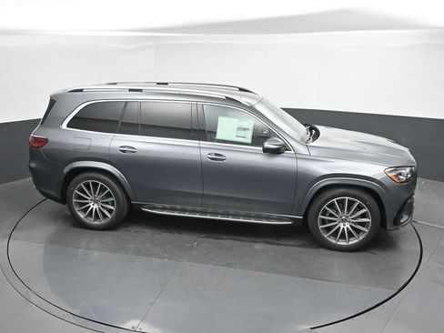 New 2026 Mercedes-Benz GLS 580 4MATIC image 29