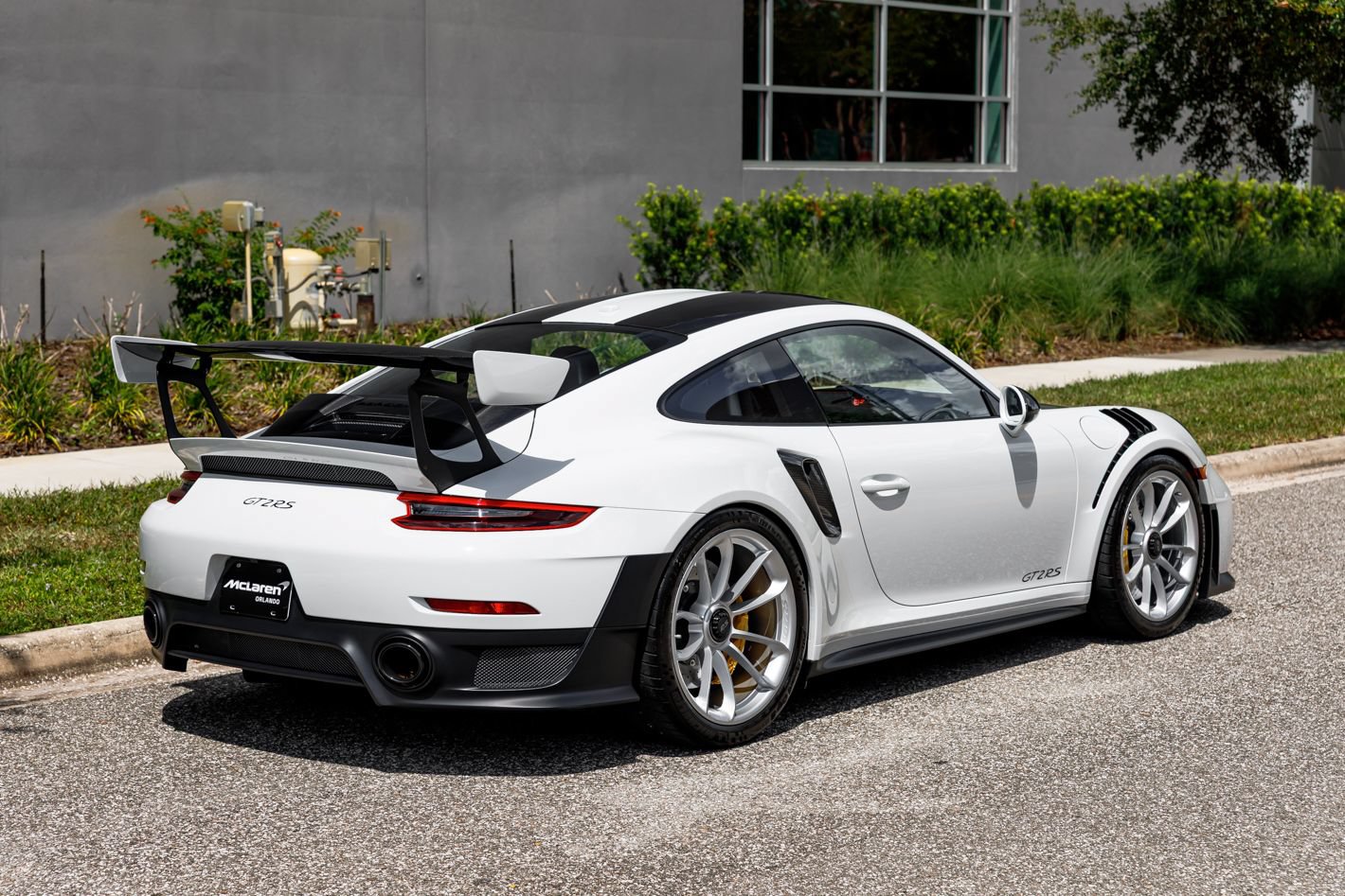 Used 2018 Porsche 911 GT2 RS w/ Weissach Package RWD image 13