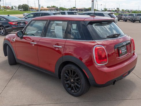 Used 2018 MINI Cooper 4-Door Hardtop FWD image 16