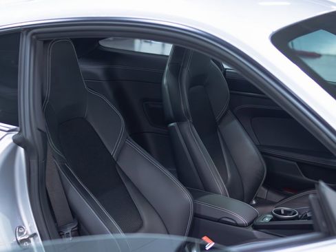 Used 2022 Porsche 911 GT3 image 39