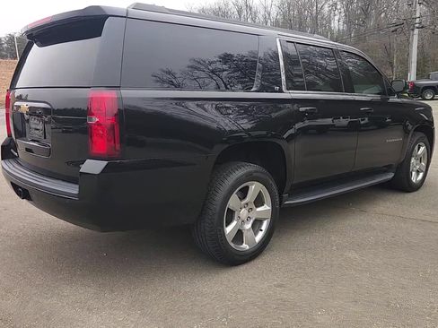 Used 2018 Chevrolet Suburban LT image 15