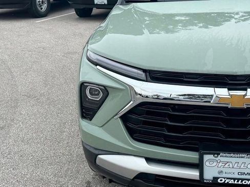 Used 2025 Chevrolet TrailBlazer LT w/ Convenience Package FWD image 7