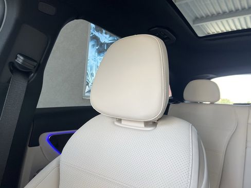 Used 2026 Mercedes-Benz GLC 300 4MATIC image 23