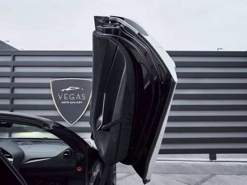 Used 2024 McLaren 750S Spider image 33