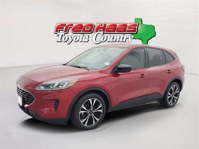 Used 2021 Ford Escape SE w/ SE Sport Appearance Package