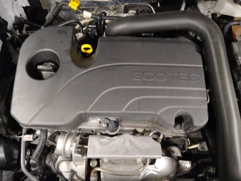 Used 2024 GMC Terrain SLE image 30