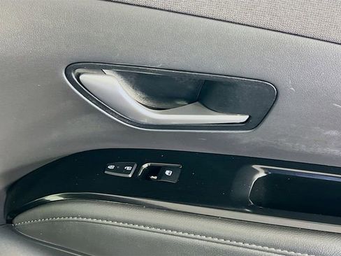 Used 2022 Hyundai Tucson Limited image 32