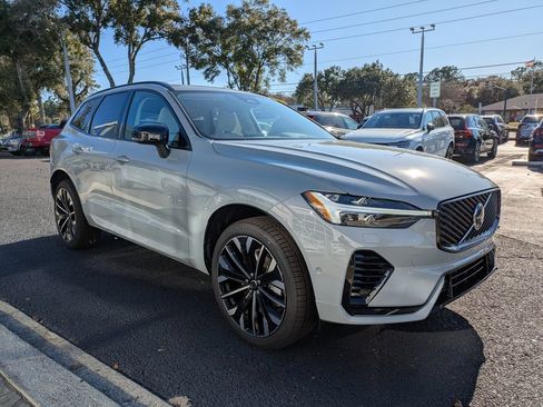 New 2026 Volvo XC60 T8 Ultra w/ Protection Package Premier image 8