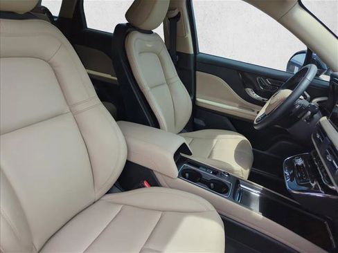 Used 2025 Lincoln Corsair FWD image 28