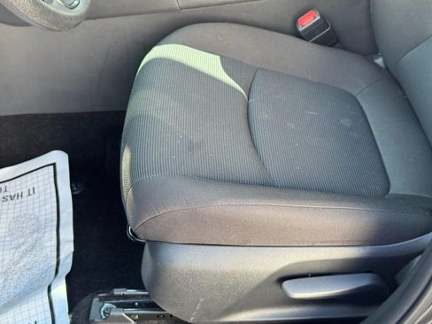 Used 2025 Toyota RAV4 LE AWD/4WD image 22
