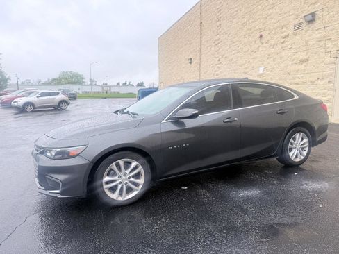 Used 2018 Chevrolet Malibu LT FWD image 1