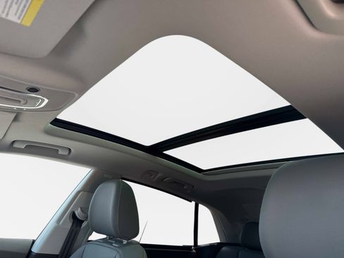 Used 2024 Audi Q8 Premium Plus image 24