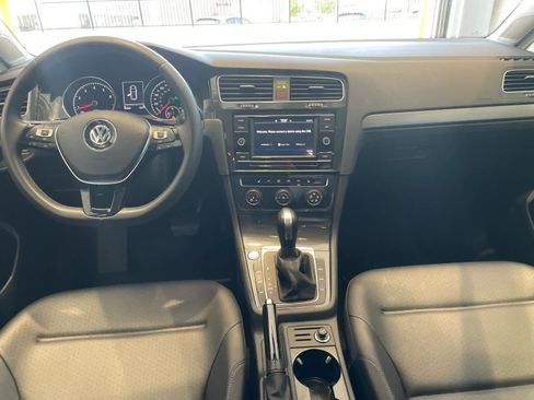 Used 2021 Volkswagen Golf 4-Door FWD image 15