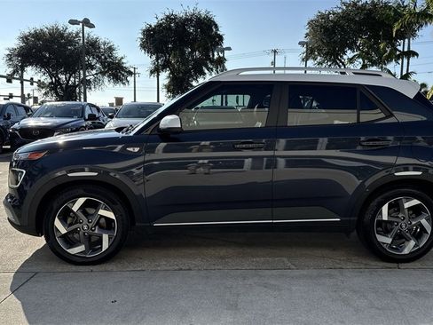 Used 2022 Hyundai Venue Limited image 28