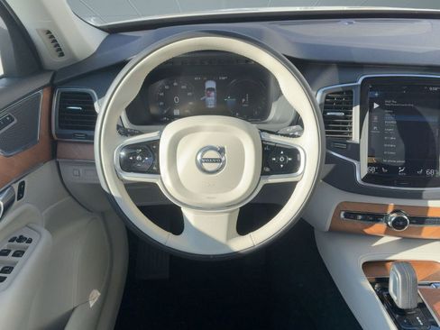 Certified 2021 Volvo XC90 T8 Inscription Expression w/ Climate Package image 26
