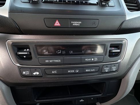 Used 2019 Honda Pilot LX image 30
