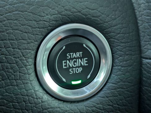 Used 2022 GMC Yukon XL Denali RWD image 24