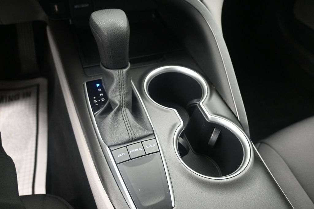 Used 2024 Toyota Camry LE FWD image 22
