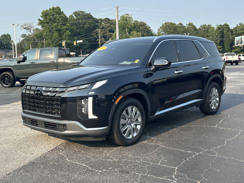 Used 2023 Hyundai Palisade SEL w/ Cargo Package FWD image 4