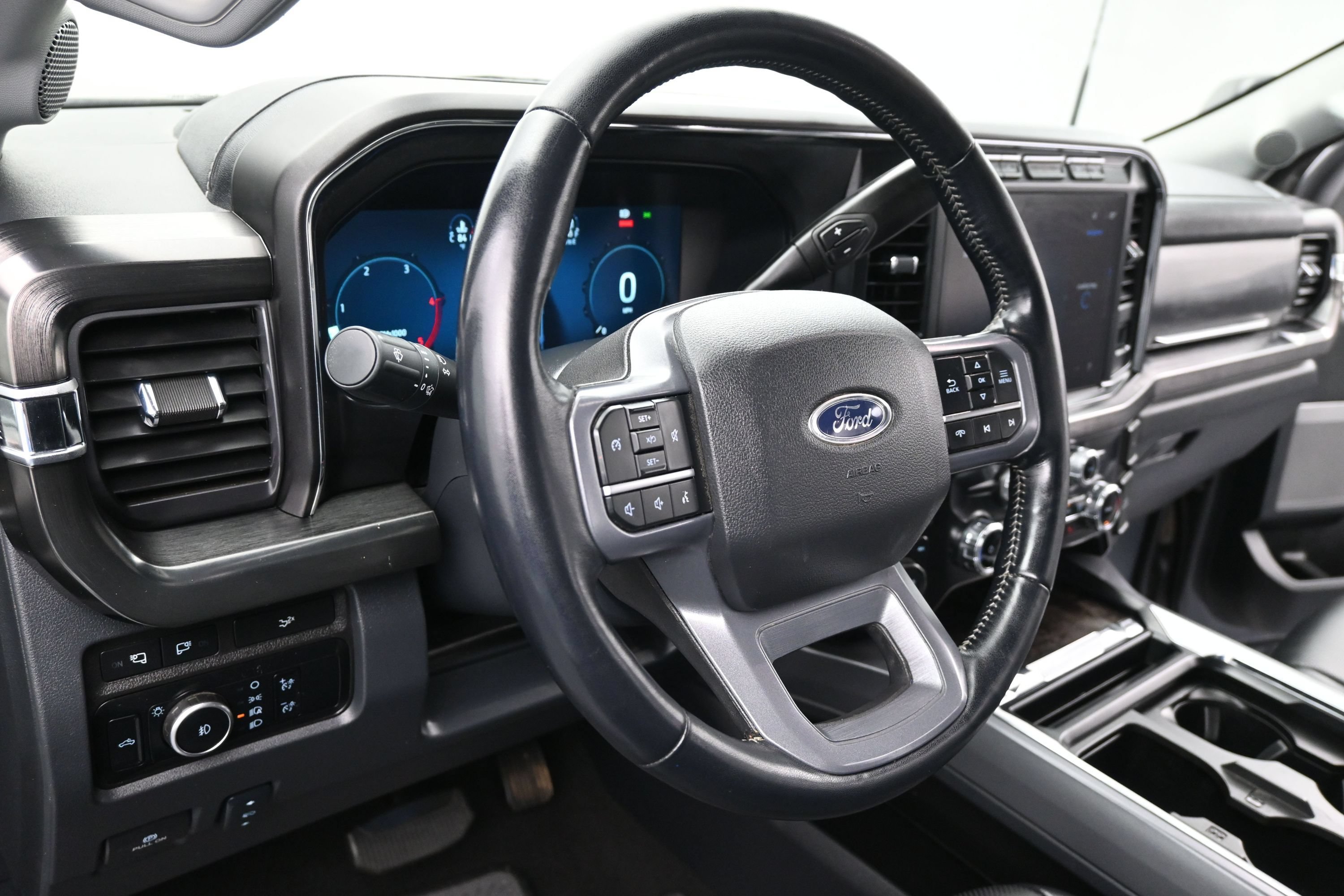 Used 2024 Ford F350 Lariat w/ FX4 Off-Road Package AWD/4WD image 12