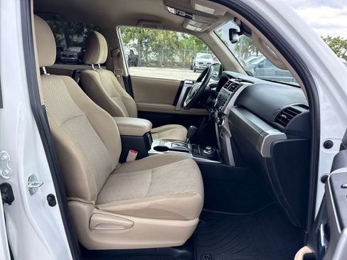Used 2020 Toyota 4Runner SR5 AWD/4WD image 27