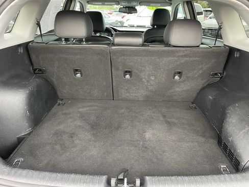 Certified 2022 Kia Niro EX image 8