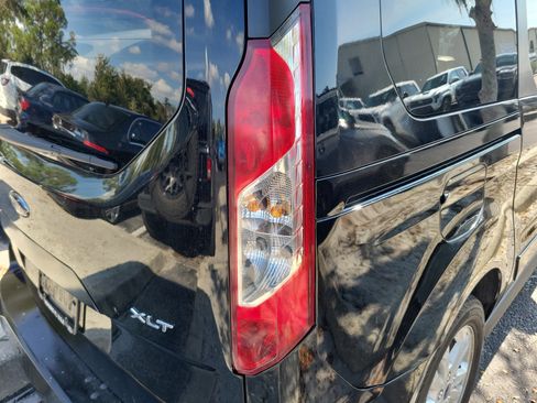Used 2020 Ford Transit Connect XLT w/ Trailer Tow Package image 9