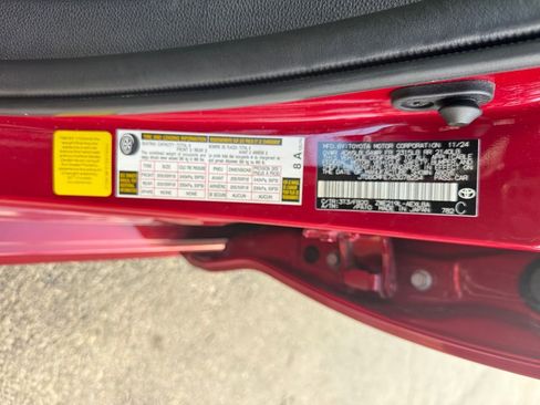 Used 2025 Toyota Corolla LE image 27