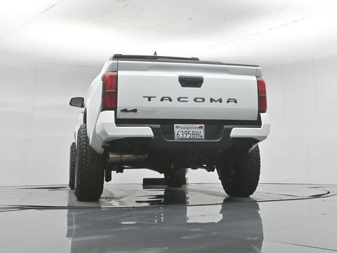 Used 2025 Toyota Tacoma SR5 AWD/4WD image 50