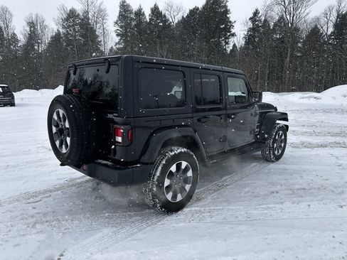 Used 2022 Jeep Wrangler Unlimited Sahara w/ Cold Weather Group image 5