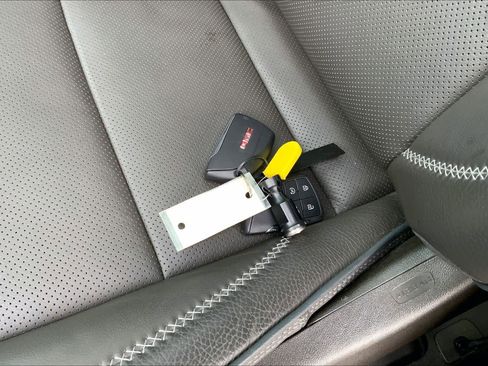 Used 2024 GMC Yukon Denali w/ Advanced Technology Package image 14