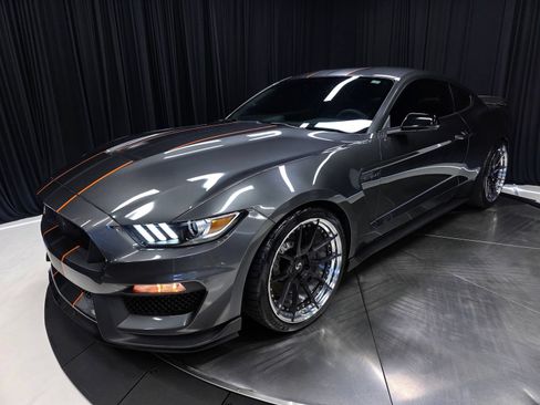 Used 2016 Ford Mustang Shelby GT350 w/ Technology Package RWD image 53