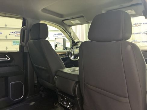 Used 2024 Chevrolet Silverado 3500 LT w/ Convenience Package AWD/4WD image 45