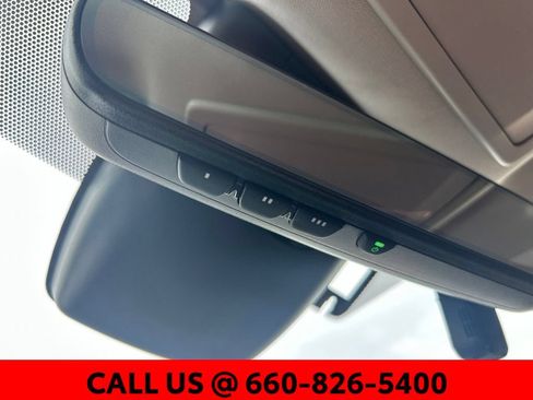 Used 2023 Toyota Highlander Platinum FWD image 24