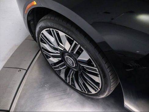 Used 2025 Rolls-Royce Ghost AWD/4WD image 17