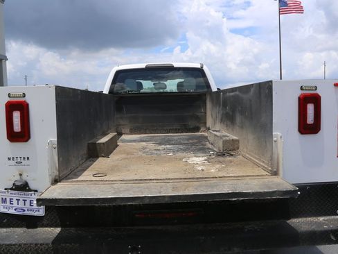 Used 2018 Ford F350 XL w/ Power Equipment Group AWD/4WD image 10